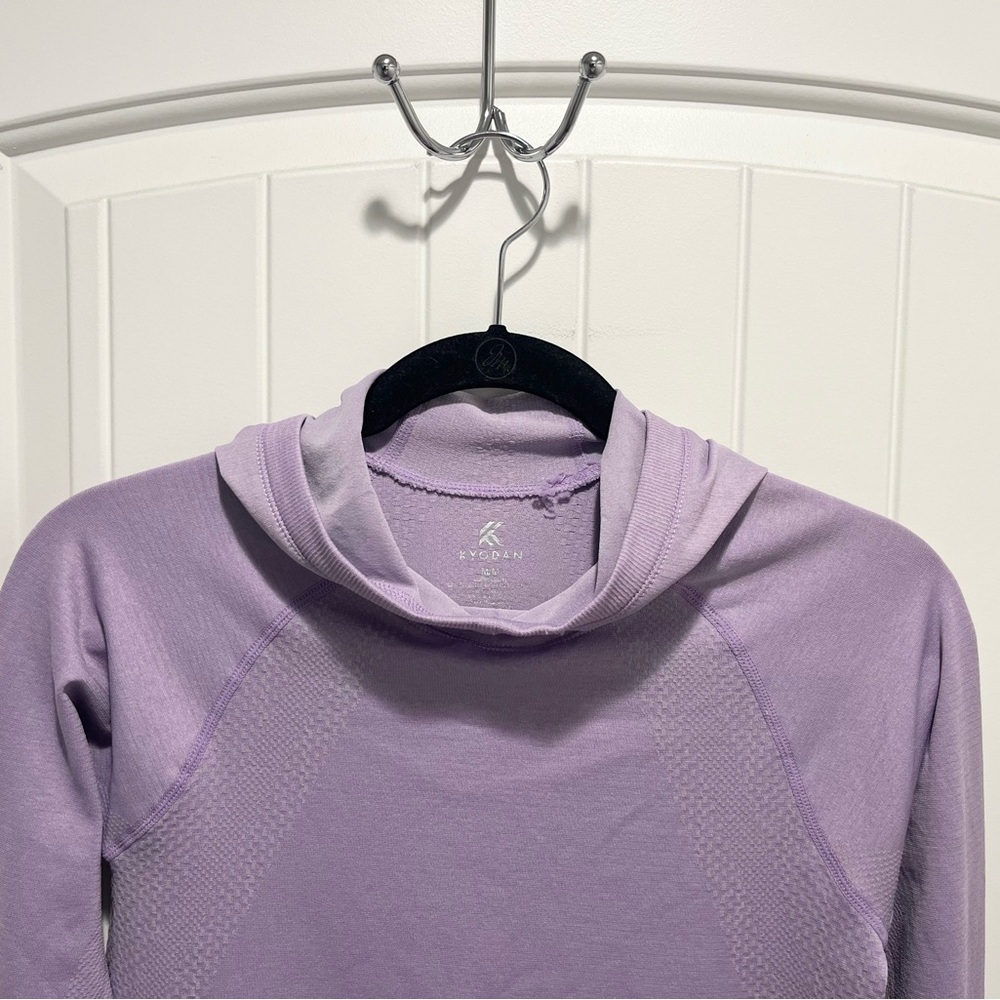 Kyodan Seamless Long Sleeved Top - Picture 2 of 3